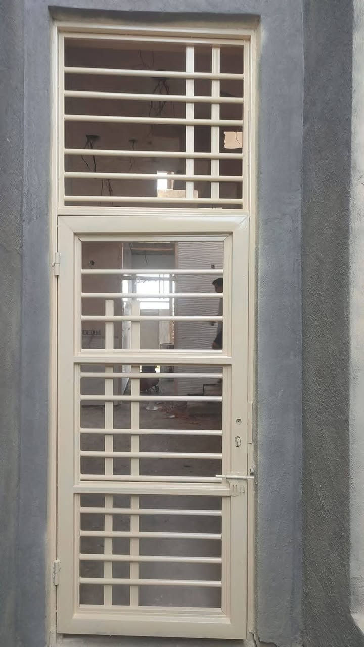 صبغ وتنضيف وتصليح بيبان وشبابيك درجه اولى بسعار مناسبة الاتصال عل رقم *********** أو مراسلتي خاص وتدللون 🌷
