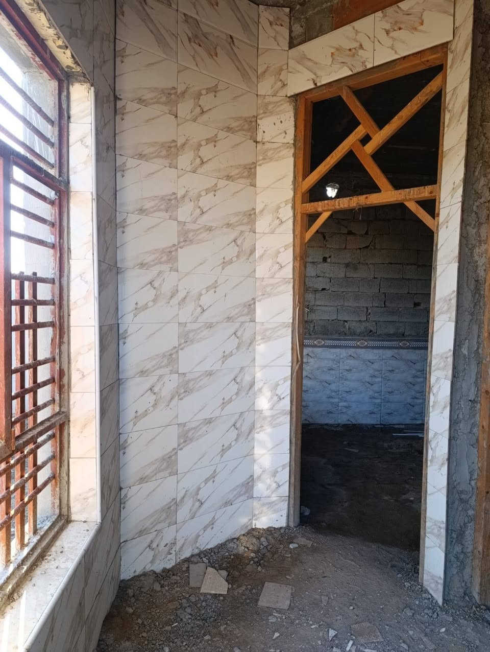 يا الله سلام عليكم / بيت البيع المساحه 600 متر يحتوي البيت علئ 3 غرف نوم /5×4 + صاله معيشه + مطبخ + استقبال + صاله ضيوف
موقع البيت خلف أسواق الحسين بدايت الخط الثاني يبعد عن شارع العام 150 متر الاستفسار النتصال علئ رقم *********** واتساب
***********
