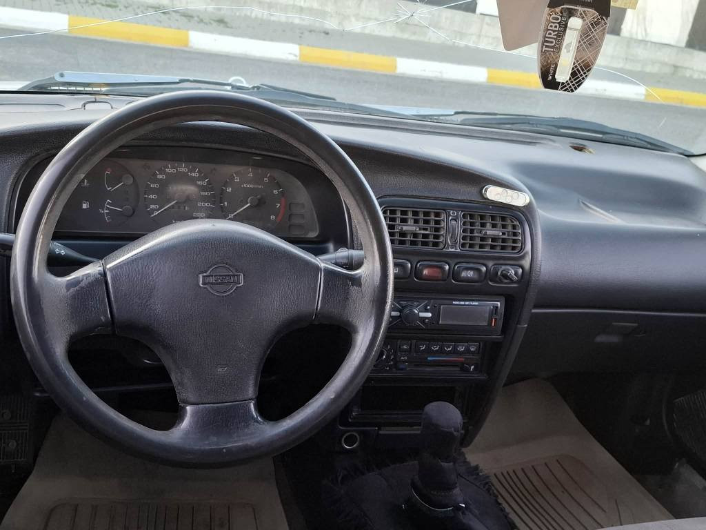 نیسان پریمەر  مۆدێل 1993
گێڕ عادی 
سعر (34) گەڵاو کەمێک مجال
***********
***********
گێڕو مەکینەو تەقەو ڕەقەو کارەبای بەشەرت . زۆر پاکەو هیچ مەسرەفی تیا نیە . 
چوار تایەی لۆکی لە ژێرە .
هیچ دەعم و لێدراوی نیە . 
چوار جام و ئاوێنە کارەبای . قفڵ مەرکەزی . تبرید . .....
سەنەوی شەش مانگە بەسەر چووە تحویل غرامە بەشەرت . 
مشتەری تیل بکە . السليمانية, العراق
