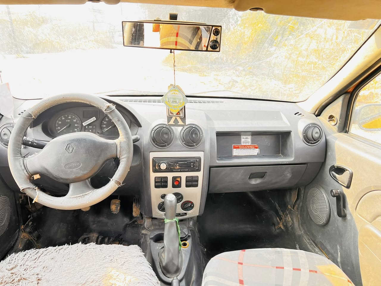 السلام عليكم رينو لوكان البيع  موديل 210مكفوله
من الصبغ 

بس بارد قليل صدر جديد   

المحرك بي خيط تبخير 

كير مكفول 

صدر مامي خلفي جديد 

تخم تاير جديد 

سياره جاهزه 

رقم بغداد بسمي تحويل ثاني يوم 

مكاني بسمايه السعر 35 وبيه مجال الشراي رقمي 

***********

***********
