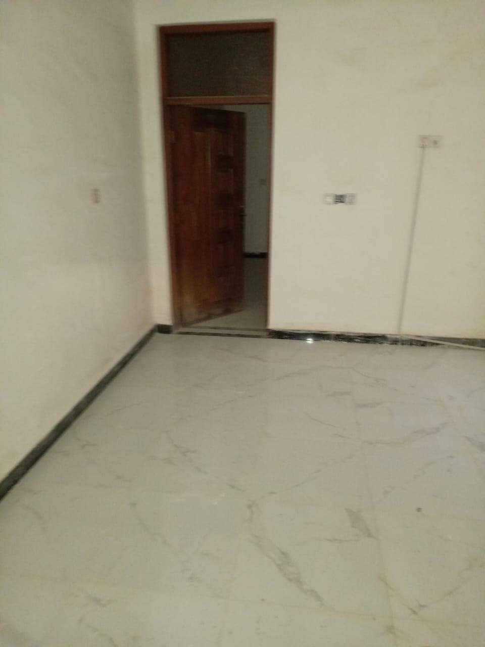 يتوفر لدينا ايجارات الدورة حي دجلة شارع 23شقة الايجار سعر ايجار  250الف.الاستفسار ***********
