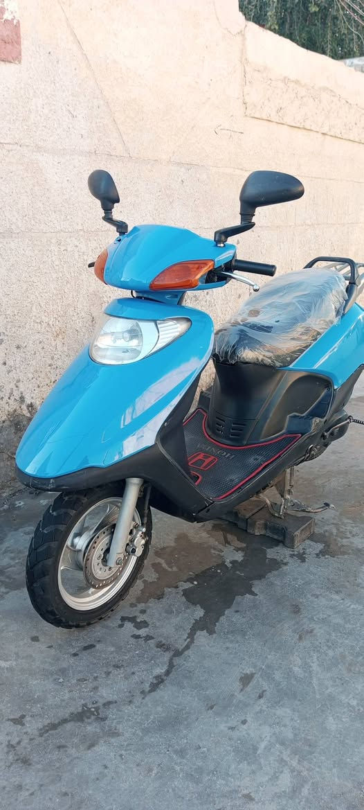 سلام عليكم سبيسي ماليزي للبيع موديل2021 دراجة جديدة تخم تايرات تشغيل عن بعد بصمة وشحن تليفون بل دشبول كهربائيات كلها شغالة بيه بس سلف عطلان هندر شغال السعر 550 وبيه مجال مكان واسط نعمانية ***********
