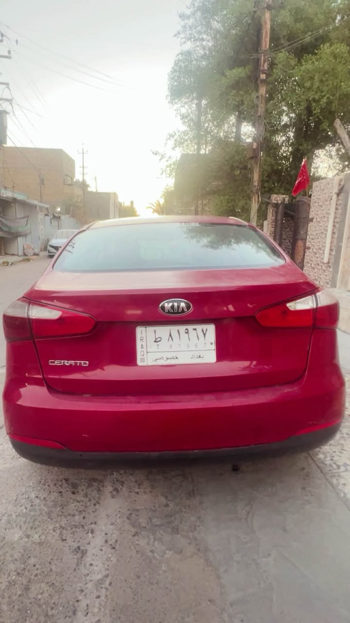 سلام عليكم سياره سيراتو  موديل 16  سياره ب سمي  ثاني يوم احول دعاميه اماميه مبدل بيه  باب خلفي مضروب باقي على ضربته  شراد ب بنيد شويه ب صندوك
ًً  مواصفات مرايه شفط  تحكم ستيرن  مسجل بلوتوث  اواكس قرص  سعر السياره 95 ورقه بيه مجال رقم الهاتف ***********
