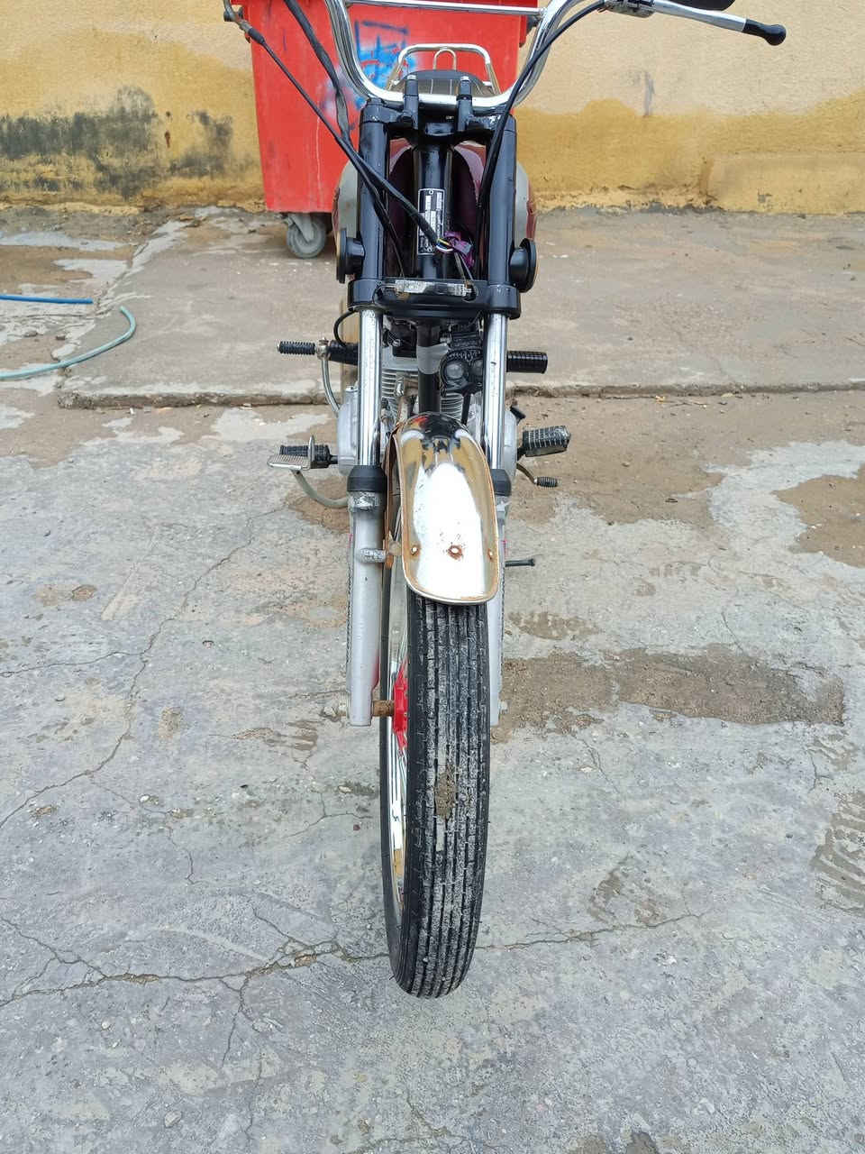 سلام عليكم درجة البيع اربعه كير تايكر كلك أوراقه ضايعه الدرجه نضيفه موديل 2020بيه بليته بس أوراقه ضايعه محرك نضيف مكفواله كفاله عامه السعر 325وبيه مجال قليل مكاني كربلاء ***********
