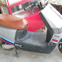 دراجه كهربائيه صار اربع اشهر مشتركيها بلادي سعرها 500تلفون 07734343661