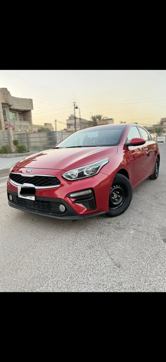 سلام عليكم 
كيا سيراتو خليجي الشركة العامه 
موديل 2021 
مواصفات عادية 
السعر 137 وبيها مجال للشراي 
مكان بغداد
***********
