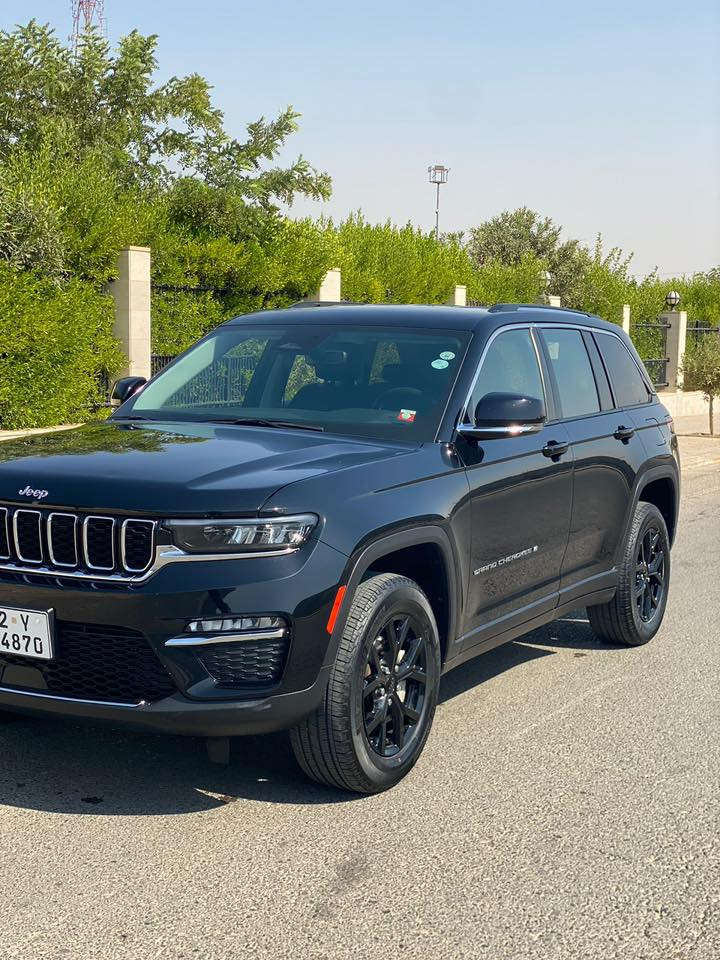 السلام عليكم چيب شيروكي الشكل الجديد موديل 2023وارد امريكي حادث جدا بسيط رقم اربيل السيارة 5 راكب مكاني البصرة السعر 330 الاستفسار ***********
