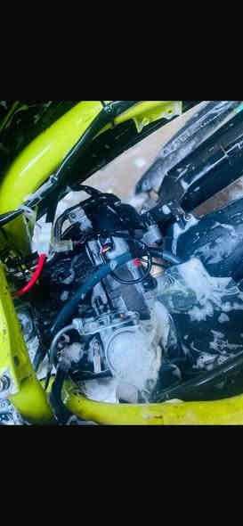 السلام عليكم عدله للبيع 
دراجه كلها بلاديه مختمه كله شقال كيج كيلو متر 
سكت بك لايت كلها شقال دراجه سلف هندر كله شقال
دراجه بيها مكينه خير من الله مبدل بيها بس ولفات على 
وضع الشركه بريكات مابريكات كلهن يشتقلن دراجه معروضه ٤٥٠بلاش والله  وبيها مجال شراي خابر وتدلل***********مكاني بغداد حي النصر
