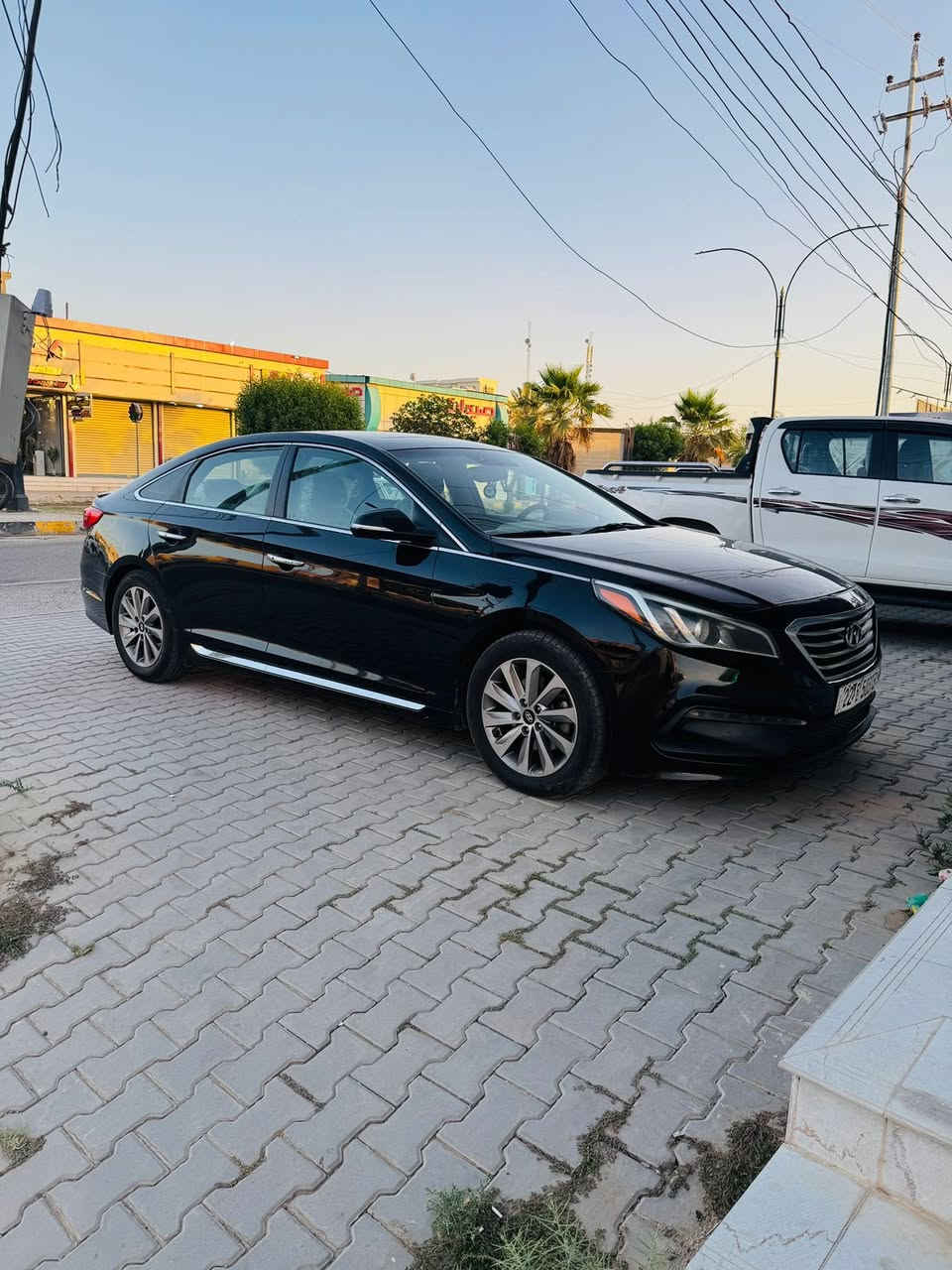 بسم الله الرحمان الرحيم 

وتمنوآ اَلبركة فما نقص مال من صدقة ولا قل رزق من دعاء

ما شاء الله، لا قوة إلا بالله

• الموديل: هيونداي سوناتا 2017
• الفئة: سبورت (Sport)
• اللون: أسود أنيق
• المحرك: 4 سلندر، 2.4 لتر، اقتصادي وقوي
• ناقل الحركه: أوتوماتيك
• الكيلومترات: (82)
• المواصفات المميزة للفئة سبورت:• جنوط سبورت أصلية
• مقاعد جلد مع تحكم كهربائي
• مثبت سرعة + تحكم بالمقود
• شاشة كبيره مع بلوتوث وكاميرا خلفية
• حساسات خلفية
• فتحة سقف سلايت 
• نظام صوتي مميز

• الحالة: السيارة نظيفة ومعتنى بيها، فحص شامل متوفر
• السعر: (125)

رقم الهاتف ***********
 
مكان السياره تكريت

🔹 

“اللهم بارك لمن يشتري ويبارك لمن يبيع”

---
