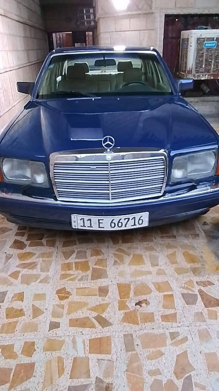 السلام عليكم للبيع مارسدس جامبو موديل 1989 رقم بغداد سياره بسمي تحويل مباشر سياره  مكفوله صبغ جماليه قطره اخياس ماكو حداديه جديد تخم تاير جديد عرفه جلد جديد تبريد شغال باب طويل مكينه بلاديه رقم الهاتف *********** مكان بغداد السعر 88 وبيه مجال
