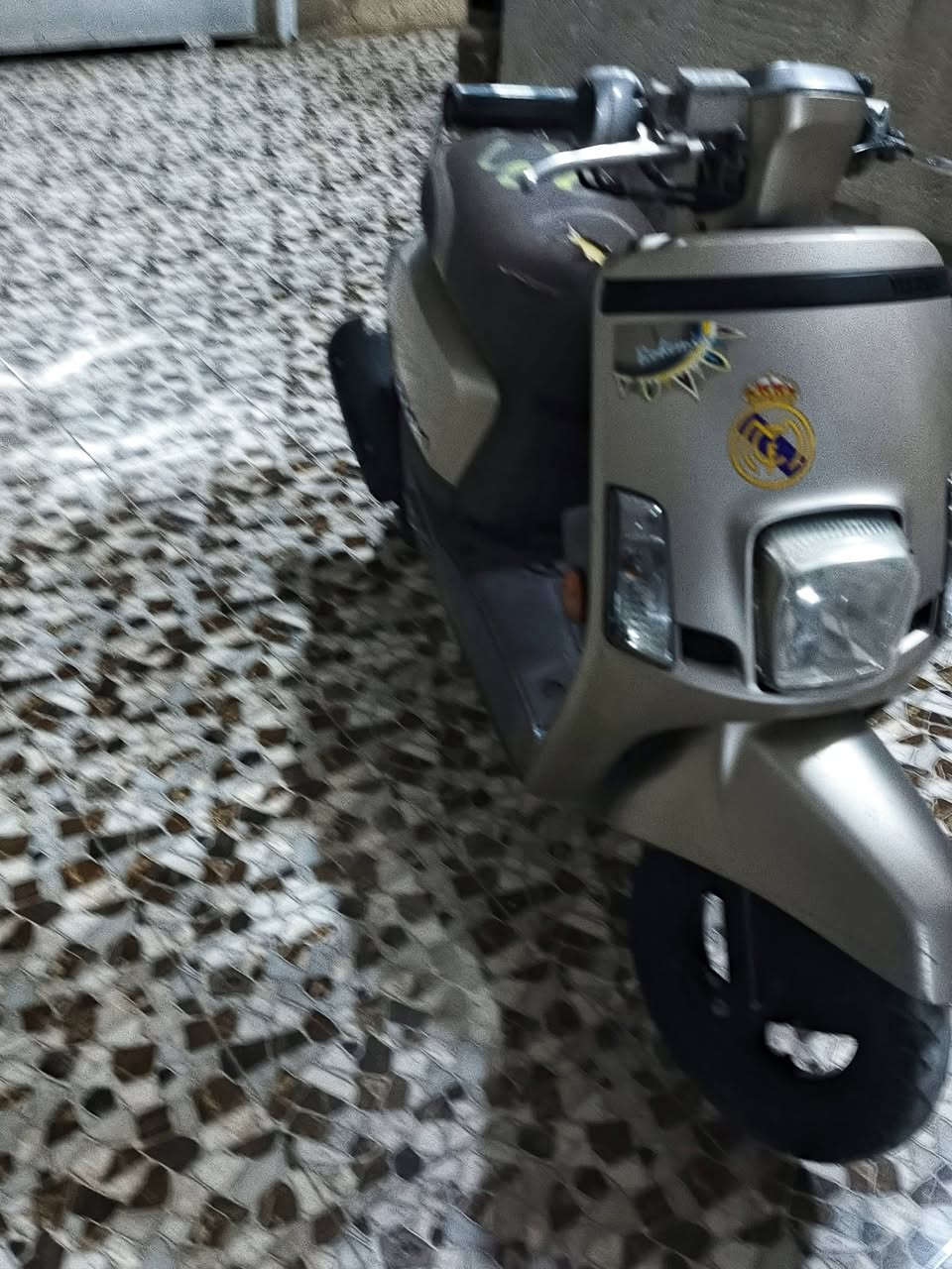 سلام عليكم 
بوليس مسطرة صارله شهر من نازلة من رمبة

اول بارحة بدلت اله دهن ب18 والبانزين كله محسن 

يعني مينخاف عليه من ناحية نوزل 

دراجة مكفولة كفالة عامة ونضيفة جيب فيترجي وياك من تجي
السعر مليون و50 بيه مجال لطيبين

العنوان ديالى بعقوبة
***********
