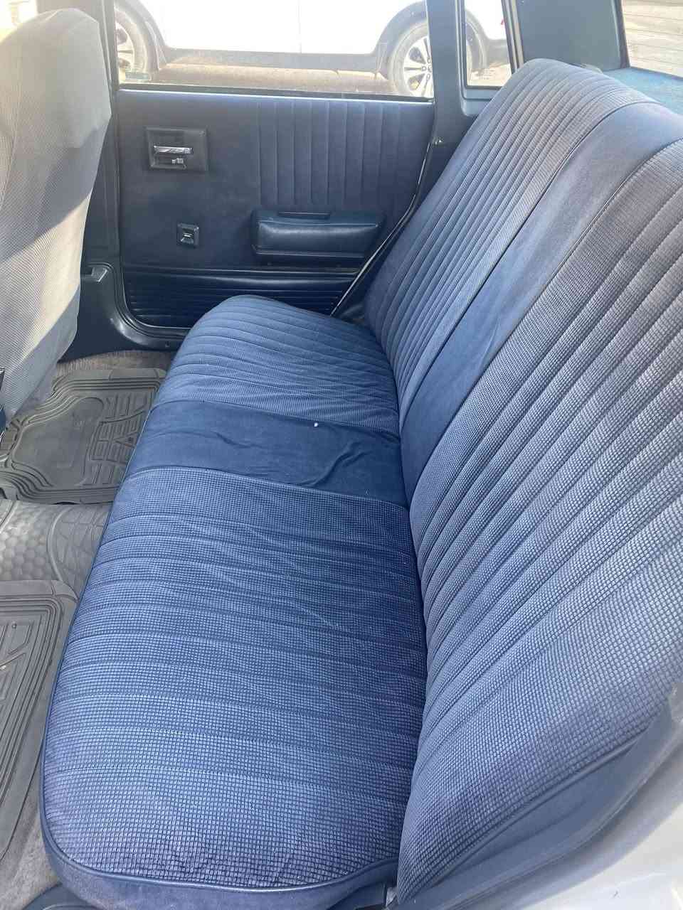 السلام عليكم سلبرتي 1989 صبغ بسبب الجراد السيارة جديدة وعلى وضع الشركة محرك كير صدر تبريد تدفئه تخم تاير تبريد كهربائيات ماكو شي مايشتغل بيها دبل فيت بم 
السعر 49 ترهم مراوس 
***********
