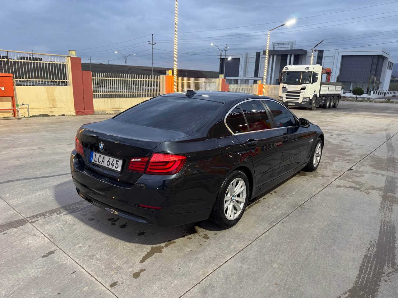 مودیل 2011
523 نوزل درێژ
مكينه ره ش مرغوب
منافێست عسلى ابراهيم خليل 
مواصفات : كوشن كهربائى
كوشن جلد
كوشن هيتەر
قوديك هيتەر
قوديك شفت
تحديد سرعه
راگرتنى سرعه
بريك بسمه
لايت زينون
اوتو هولد
فرجه اوتو
لايت اوتو
حساس
زوور مواصفاتى تر....
سالێكه داخل بوه
بێ دەعم بێ صبخ
سقف و حيزام ب شەرت
گير و مكينه و هه مى ب شه رت
دعامى بو دعامى ب شه رت
منافێست و غرامە ب شەرت
سعر 128 و مجال
*********** اكر, نينوى
