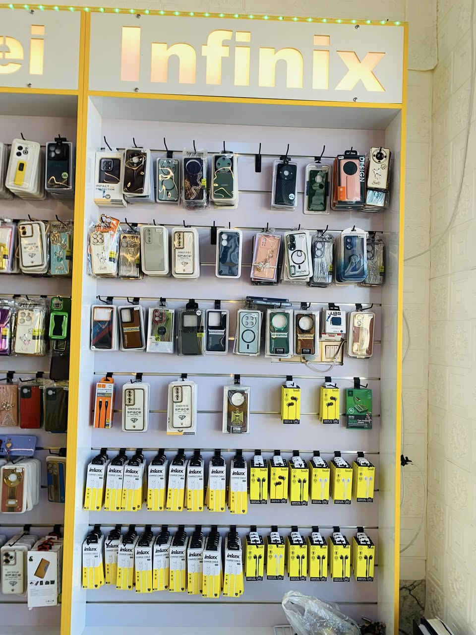 عروض خاصة ليوم الجمعة فقط وبأنسب الاسعار…

العرض الاول :- كل كفرين والثالث مجاناً سعر الكفر الواحد ٤٠٠٠ لجميع انواع الاجهزة وكفرات ماركة ودرجة اولى.
العرض الثاني:- لزگة+ كفر ٤٠٠٠
ايضاً لجميع انواع الاجهزة
📍الموقع- بروانة-حي الشرطة/مكتب عين العرب-قرب مول فراس 
للاستفسار اكثر الاتصال بالرقم التالي *********** او مراسلة الصفحة
