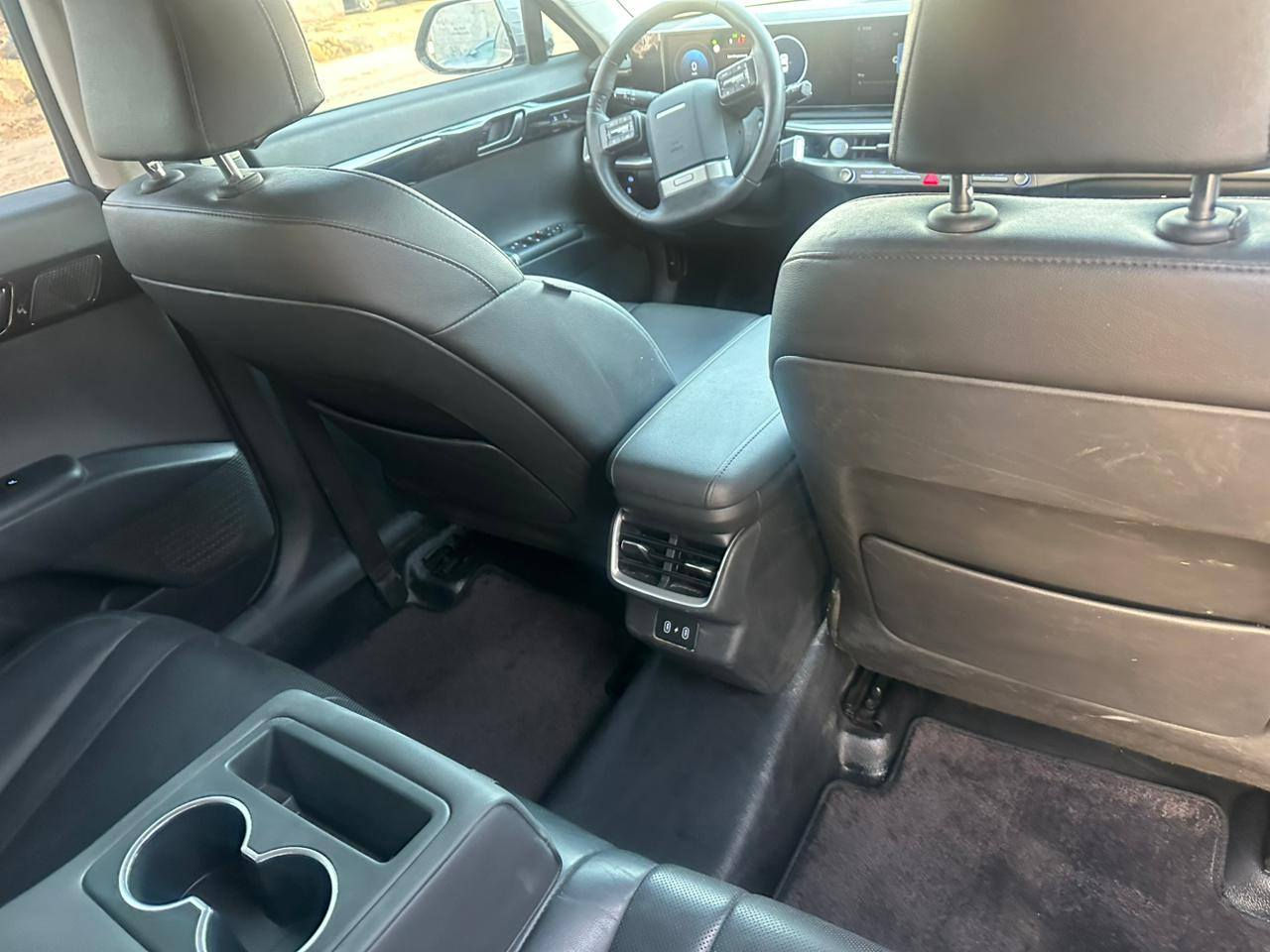 من رخصة الادمن موديل ٢٤ ازيرا ٦ سلندر مكفول من الحادث تترقم اي محافظة السعر ٢٠٤ بدون عملة للاتصال ***********
