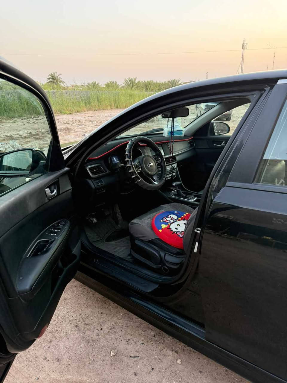 كيا اوبتما ٢٠١٨ 
وارد امريكي لون اسود 
محرك 2400GDI 
ضربتها جاملغ امامي خفيفه سعرها ١٣٥ وبيها مجال 
رقم صاحب السياره *********** Singapore
