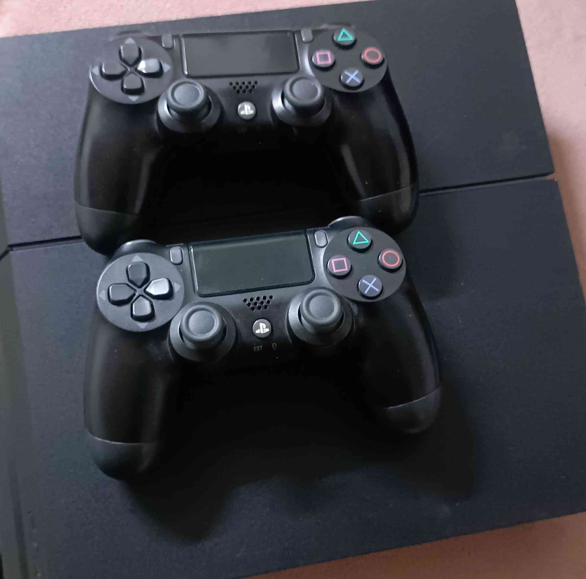 Ps4 نظام 9 احسن نظام البلاي مهكر وبي 13 لعبه واي لعبه من اختيارك انزلها لك زائد بسعرا 200,000 دينار فقط مع اليو بي اس الخاص بي للتواصل رقم الواتساب *********** او في الخاص
