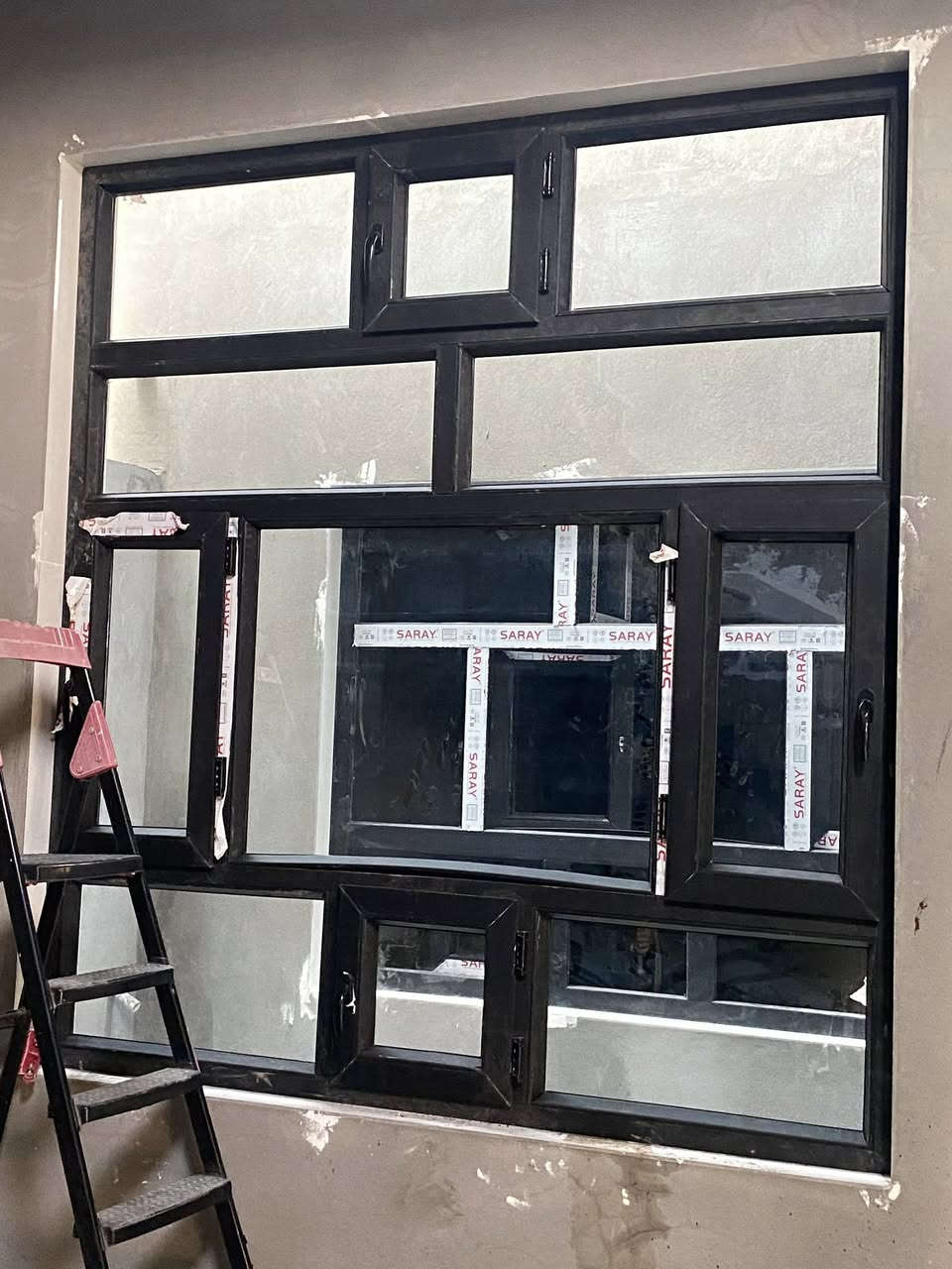 عمل ابواب وشبابيك وابواب مع ضمان حقيقي  نقد وقسط عنوان المعمل بعقوبه تحياتي ***********
