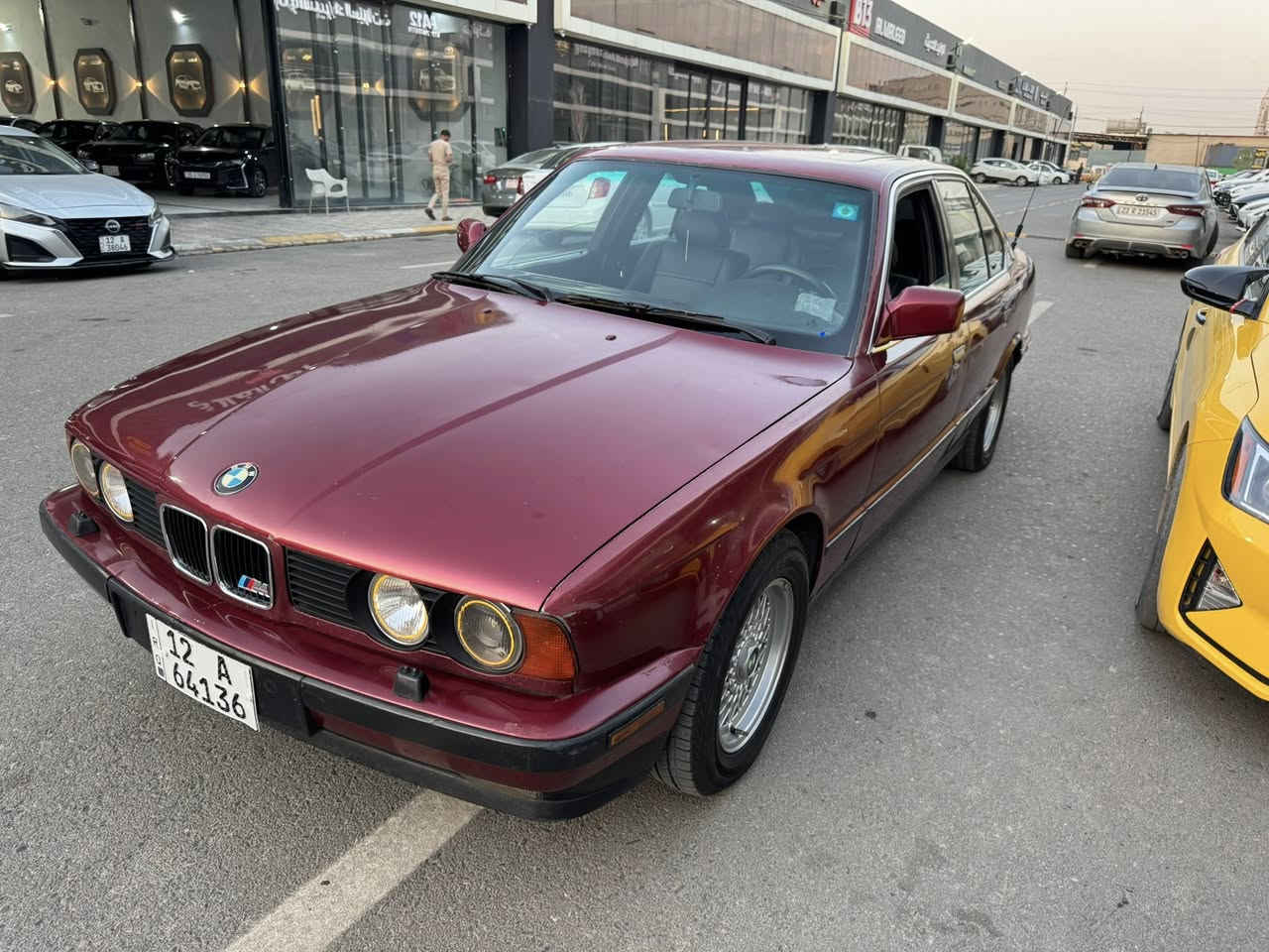 السلام عليكم 
للبيع BWM موديل 1992ححم 25i اصلي اوتو تبريد سلايت صبغ ثلاث قطع تقحيل فقط بوند سقف صندوق شرط بدون حادث بأسمي داخل جلد نظيف
السعر 72 وبيها مجال عنواني موصل 
***********
