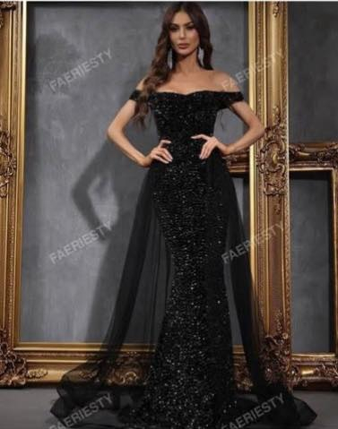 بنات عندي هذا القفطان مال عقد لابسته ع كد ساعه ماخذته ب150 ابيعه ب60 

دشداشه مملبوسه ابد ب10 اريدهه 

الفستان الاسود ماخذته ب85 أريده ب40 بعده جديد لابسته مره وحده 
الفستان الذهبي ب20 

الفستان الاسود الي بي ياخه كرستال ماخذته ب75 اريده ب35 

موجود توصيل


**إذا كنت صاحب هذا الإعلان وتريد حذفه لأي سبب، رجاءا أرسل رسالة إلى الدعم الفني**