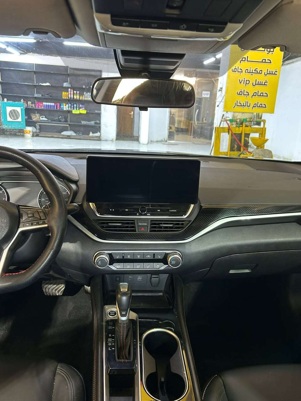 التيما 2004 
ماشيه 31 الف 
السعره 160 بي مجال 
فول موصفات 
***********
