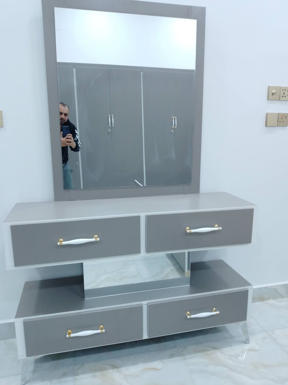 غرفة نوم تسكام تركي التميز عنواننا للاستفسار مراسله البيج او الواتساب او لاتصال ع الرقم ***********
