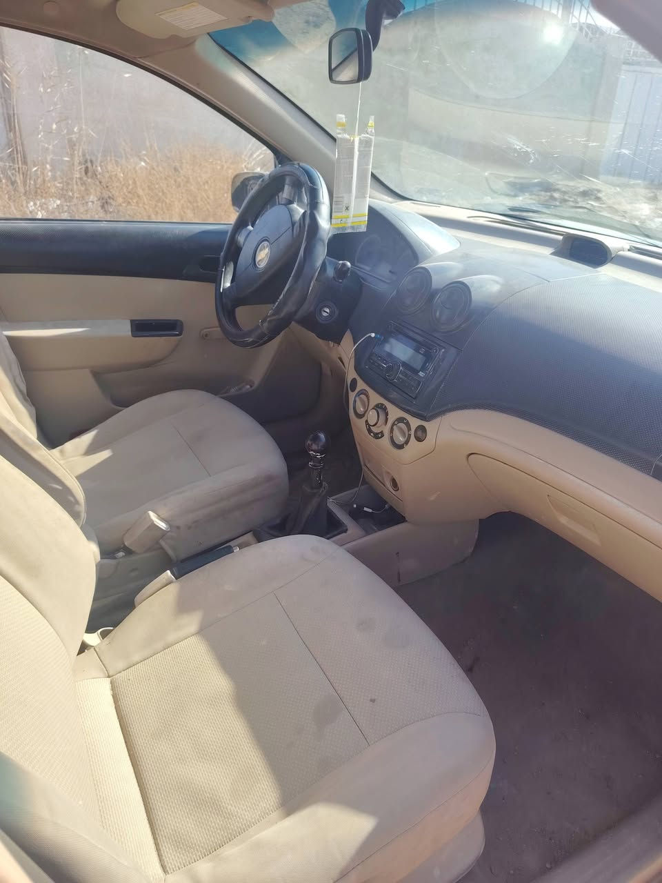 سلام عليكم سياره للبيع نوع افيو موديل 2009 رقم احمر صدامي ذي قار دواخل مقدم كهربايات مكينه كير خير من الله  مداور ثانيوم مالك بالسماوه ومكاني بالسماوه وترهم مراوس حسب القناعه 👍
رقم لهاتق 
*********** @إشارة
