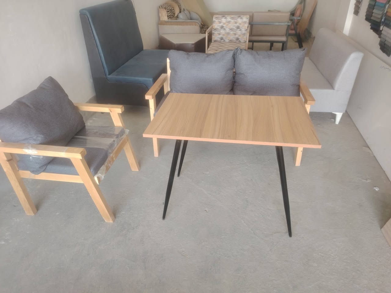 متوفر طاولات بأسعار تنافسية الكمية مفتوحة العمل حسب الطلب
للتواصل/***********
