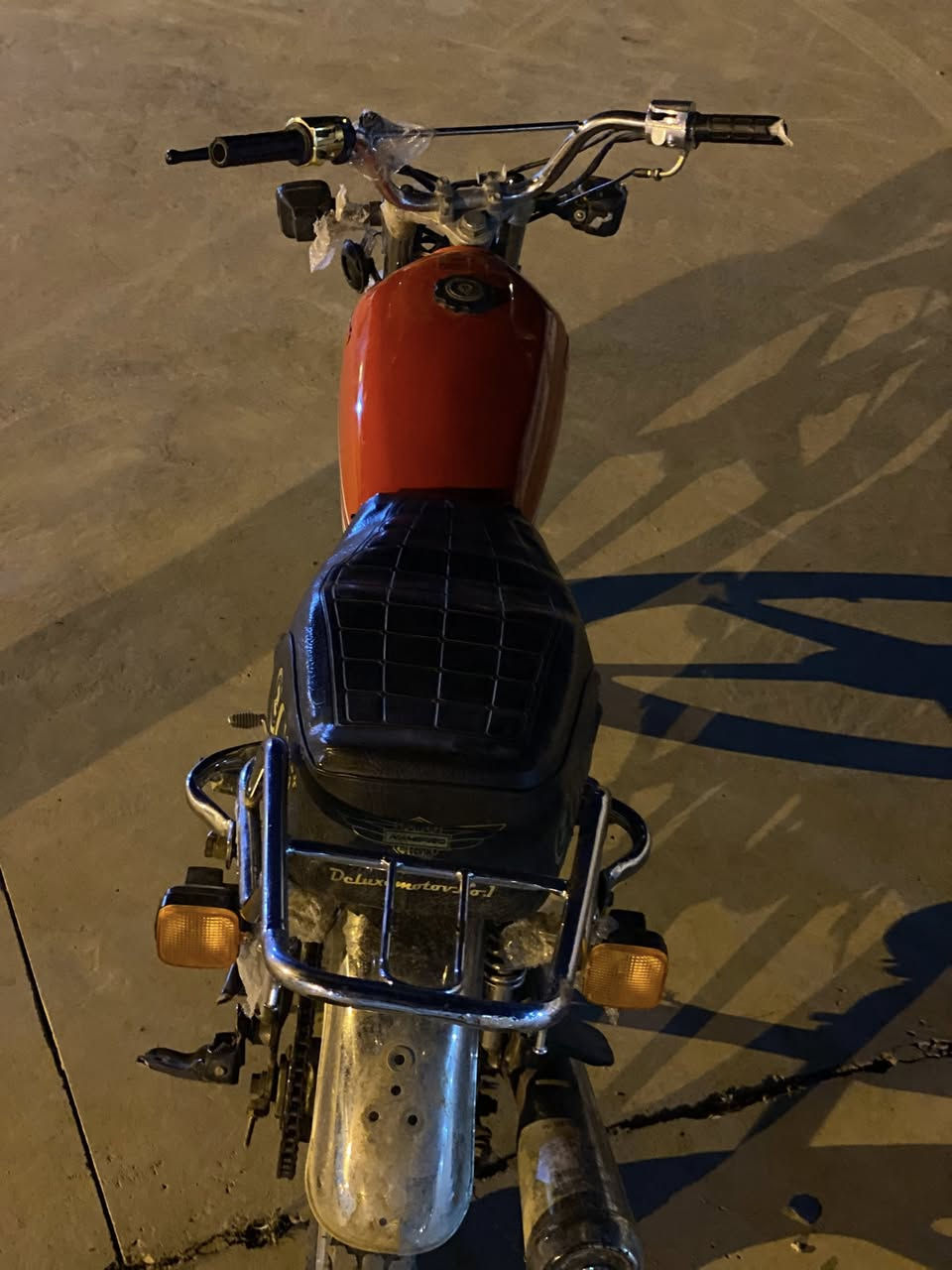 دراجه للبيع كما موضح بالصوره لتفاصيل اكثر اتصل ‭0772 601 3123‬
