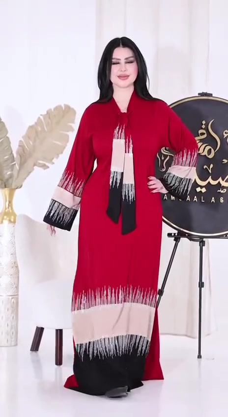 مجموعه دشاديش خامه كشمير حريم السلطان شغل سترات ومتوفرات بعده الوان سعر القطعه ٢٨قطعتين ٤٥ متوفر جمله كل ١٥ قطعه بسعر ب٣٠٠ يعني تطلع القطعه ٢٠ الف تقريبا 

 للتواصل الرقم ***********

