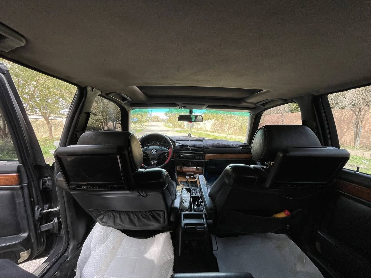 سلام عليكم
الصاروخ للبيع 744i AL 🖤
موديل 1993
كير اوتو 
مكينه وكير شرط تشلع التبليط 🖤
السعر 70 وبيهه مجال 

بجم عريض 
لايتات دخاني جديد 
منضومه زينون عالي وناصي 
صدر امامي وخلفي جديد 
وياله شعاع جديد تايرات جديد 
دجات مكينه + قواعد دبلات جديد 
باتري جديد منضومه سنتر لوك جديد 
دبل جكمجه 
دبل ايرباك 
دبل كمبويتر
برده بلاديه شغاله 
كشنات جلد 
دواخل صاج + دبل خياط 
تدفئه تبريد شغال 
رقم وسنويه جدد 
شرط وكاله او تحويل 

عنوان ديالى خانقين 
***********
***********
