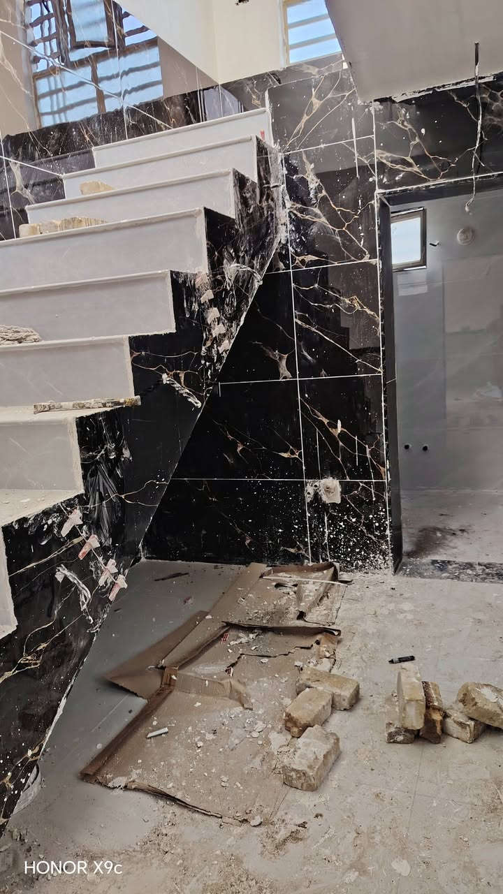 أحدث عمل لتطبيك البروسلين والسيراميك الجدار والارضية تصفير الجدران باليز وبمادة رويل 1054 لوح هندي 120* 60 على يد حسن الشبلي رقم الهاتف ***********
