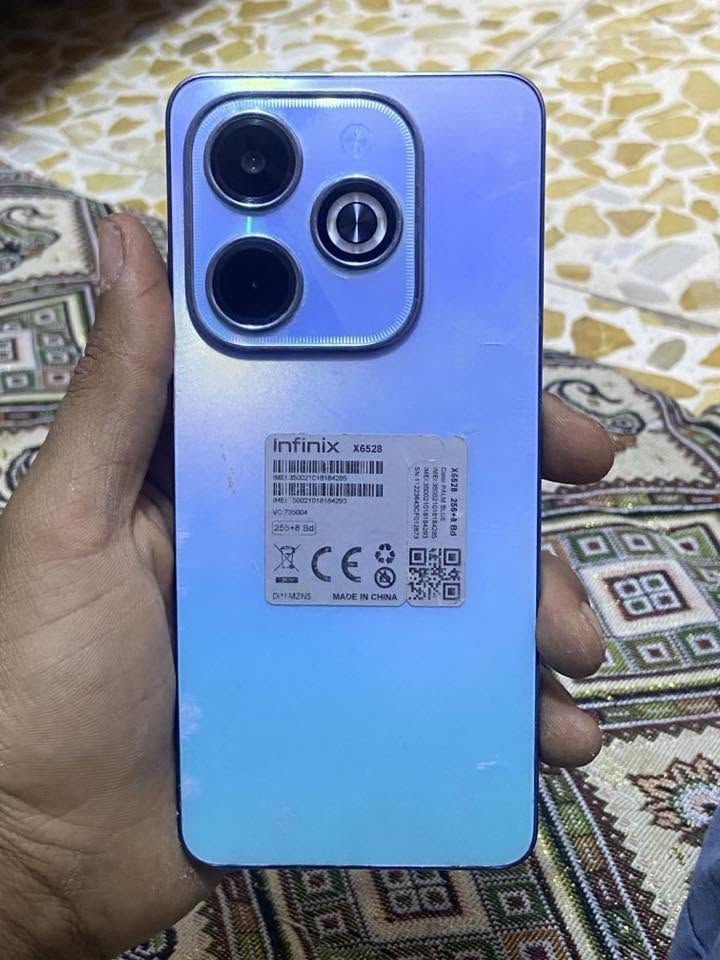 جهاز Hot 40i للبيع ذاكرته ٢٥٦ السعر ٧٥ ويه بس كيبل شحن هذه ارقم التواصل ***********
