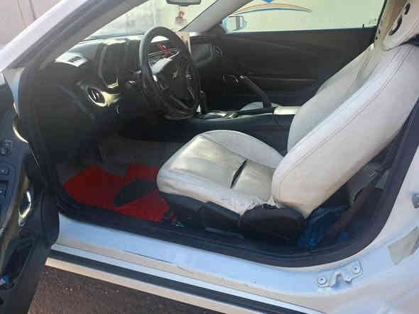 السلام عليكم 
كمارو موديل ١٤ 
سيارة داخلة كلين للعراق 
صار بيها طخة بالجاملغ الخلفي  عكس السايق واشتغلتها شغل مرتب 
محرك وكير نظيفة 
مبدل دعامية امامية جديدة وشغل مرتب بسبب ضربت جلب اجلكم السامع ونكسرت فبدلت دعامية. كاملة جديدة
سيارة ماشية ١٧٥ الف كيلو 
كلة بانزين محسن فقط ودهن اصلي فقط 
صورة الجاملغ موجودة
بيها ملاحظات بسيطة  
السعر ١٠٥ 
للاتصال واتساب  ***********@
