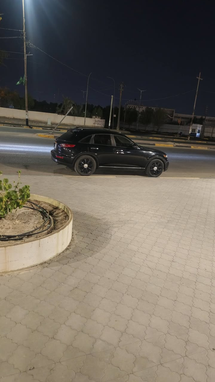 انفنتي FX35    2005  رقم اربيل تحويل 
حادث جاملغ وبنيد مال امريكا وهنا بيها صبغ عام جماليه بدون معجون  منضومه تبريد جديده  مكينه وكير شرط
حداده ٧٥  دسكات وفلنجات جدد دوشمه كشنات جدد 
المكان بصره   السعر ٦٢ بيها مجال قليل 
***********
***********
