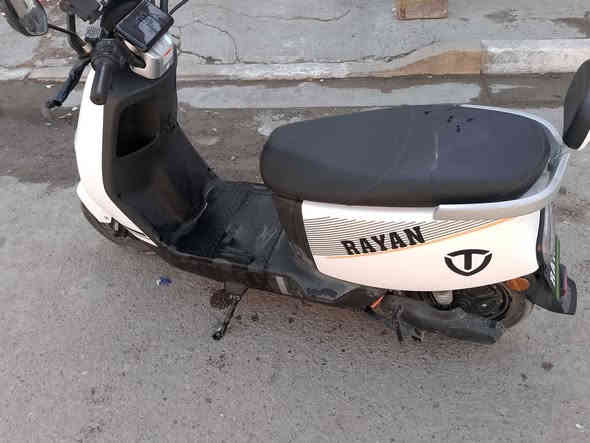 سلام عليكم دراجة شحن تسلا جديدة 2025
6بطاريات زنون عالي ناصي دبل رماش يمنة ويسرة  لدراجة نضيفة جدا سعر مليون و175 بيه مجال بصيط للطيبين مكان بغداد لعبيدي شارع شهيد يوسف قرب شطيط لقديمة توصيل ماكو رقم الهاتف ***********
