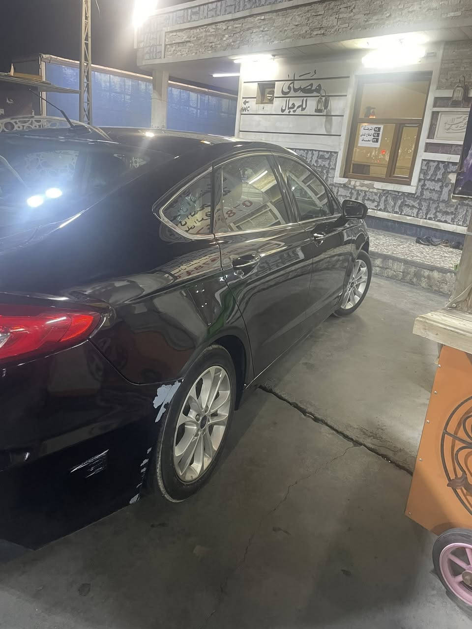 السلام عليكم فورد فيوجن 
هايبرد اينرجي 
موديل 2019موصفات تيتانيوم فول 
حادث جاملغ خلفي صبغ فقط وصار عندي بارد جاملغ ايمن وباب ما مصلح بعده 
ماشيه 200 الف كيلوو 
سعره 115 ورقه بيع مستعجل 
***********
