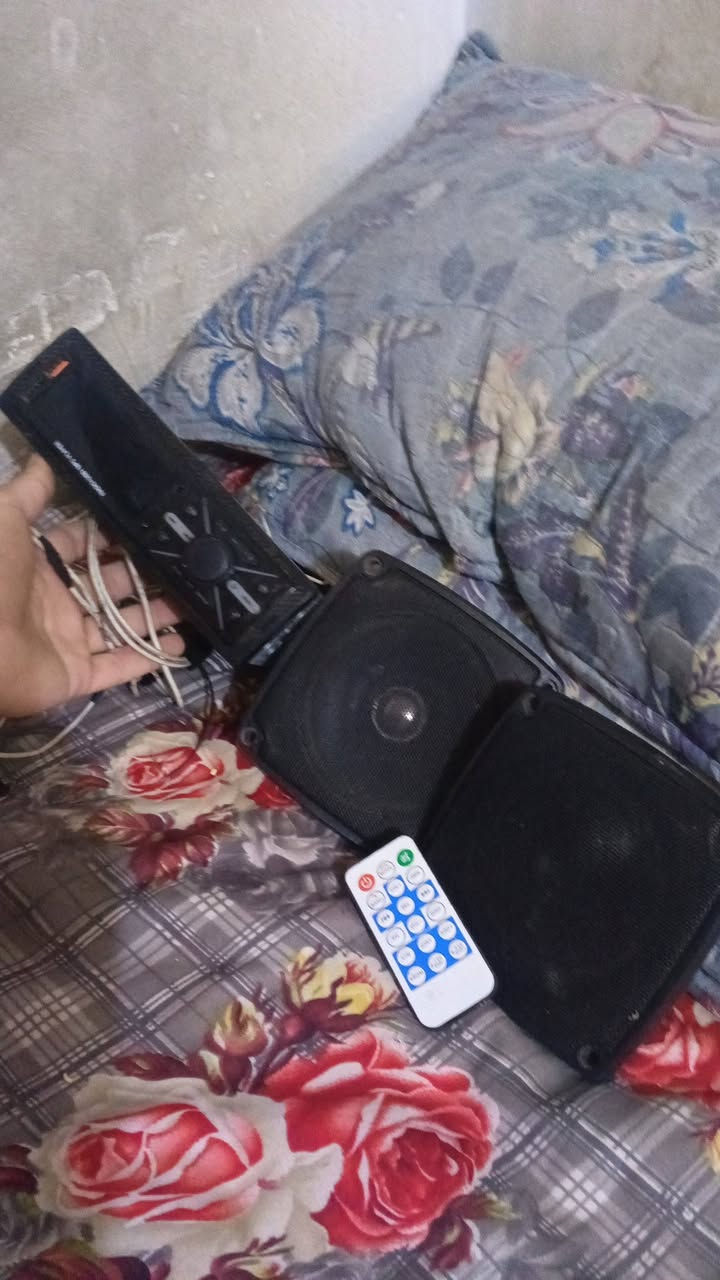 سماعتين وكرت شاشه نزل سعرك  واكثر واحد ابيعله ***********

