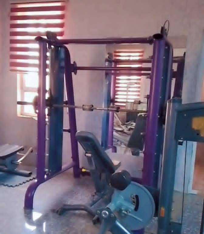 جهاز سمث امبلص نظيف جدا..
جهاز سحب من الأعلى سايبكس جديد.. 
دفع ماكنه أمريكي...
مسطبه  مستوي مع شفت أساسي..
حمالات شفتات العدد 2 مع شفت قصير


**إذا كنت صاحب هذا الإعلان وتريد حذفه لأي سبب، رجاءا أرسل رسالة إلى الدعم الفني**