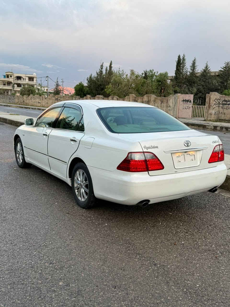 شاهینە 
بڕاوە بڕاوە
2006
82 بێ دوکەڵ

2دووگمەی ناوزەرد

تەبرید ساردو گەرم بەشەرت

کامل مەسرەف 
هەموو گیانی بەشەر
دەعامی بۆدەعامی بەشەرت
عەمامو پۆڵیش کراوە
پێویست بەوەسف کردن ناکات 

زۆر لەڕسمەکان جوانترە

بێ چاڵ وشوخت سەقفی شوشە
هەموگیانی لۆک 
بێ تەقەوڕەقە

4تایەی لۆک

سعر..50گەڵاو مەجالێکی زۆر کەم 
ژمارە   ***********
شوێن ڕانیە
ئەدمینی🌹🌹🌹
