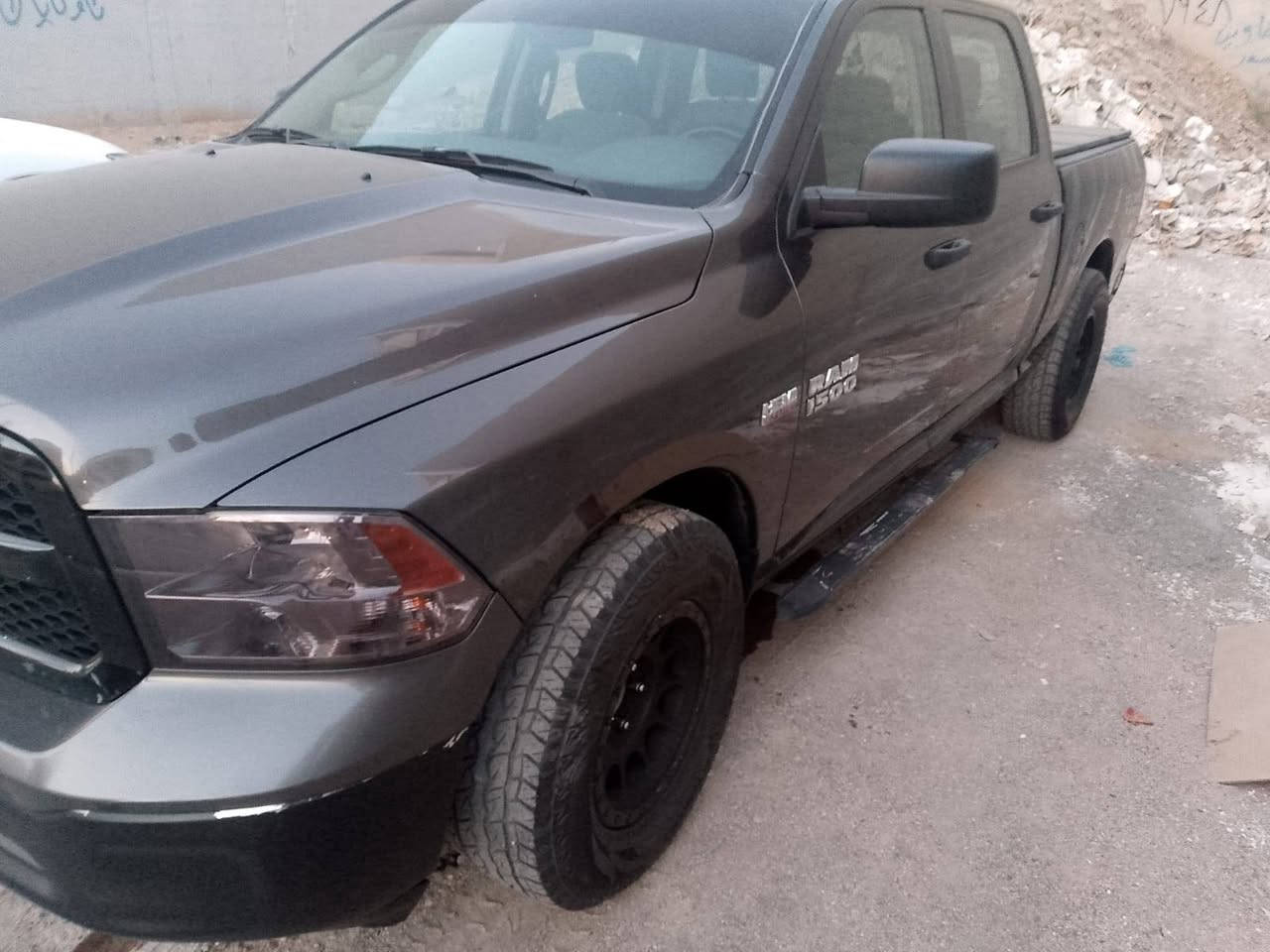 رام كلاسيك 18,سعر21،رقم،بغداد،حادث جاملغ خلفي بدون تبديل اي قطعه سياره نضيفه جدا. ***********بي وتساب.
