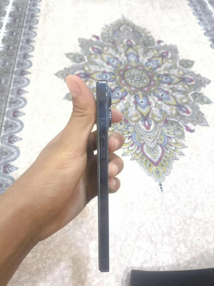 آيفون ١٢برو ماكس شرق اوسط نموذجAالجهاز مبدل شاشه وبطاريه اصليه من ابل وضهر مكسور مراوس بأيفون أو بجهاز احدث رقمي بي واتساب ***********
