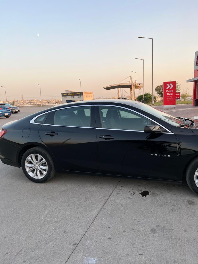 السلام عليكم للبيع او مرواس مع تراكس او كورله هايبرد فقط
 ماليبو ٢٠٢٠ lt حادثها موضح بالصورة ب اسمي رقم اربيل 
محرك ١٥٠٠ توربوا بلادي 
كير بلادي 
عليهن صيانة دورية  مكفولات من كلشي 
بيها كلير باب خلفيه عكس السائق 
سعر ١٢٧ بيها مجال قليل 
حدادية محرك كير شواصي لغود حجر بيئة كلها مكفولات بلاد  بيها نقص بسيط يوكع من السعر عنواني بغداد شارع حيفا
 ‭٠٧٨٣ ٨٧٤ ٧٢٧٨‬
