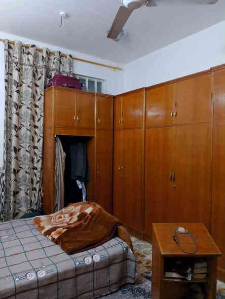 بسم الله...بيت زراعي للبيع 200متر قرب مجمع الفرقان يبعدعن طريق الصلاحيه 100م كونكريت مسلح جديد غرفتين وصاله واستقبال ومطبخ وصحيات بناء جديد درجه اولى سند 25 عرض الشارع 8م 
السعر 85 مليون اليشتري يتصل ***********
