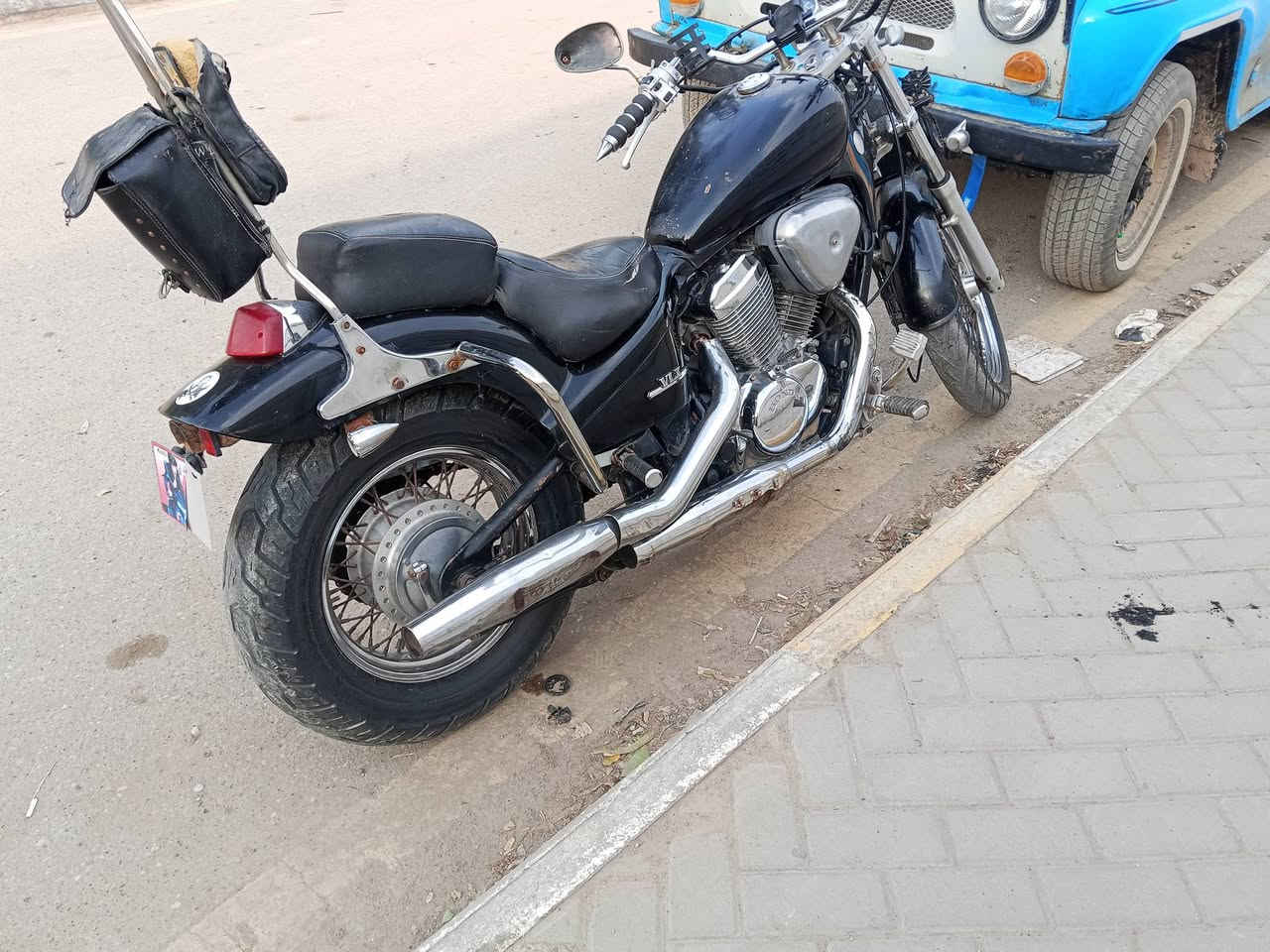 هارلي ستد 400سيسي الدراجه جاهزه من كل شي كهربائية كله شغاله مكينه وضع الشركه اوراق سكنر اخون ترفون كلهن بدون مكاني صويره السعر خاص للتواصل ***********.
