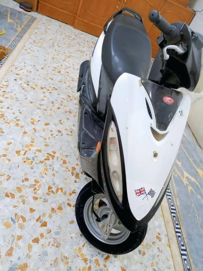 للبيع دارجه كلش نضيفة كفرات كله مختم بلادي كهربائيات كله شغاله اشاير لد زنون مقدم دسك تايرات زوج فتيلة مابيهن جدد السعر 400 قفل رقم الهاتف ***********
