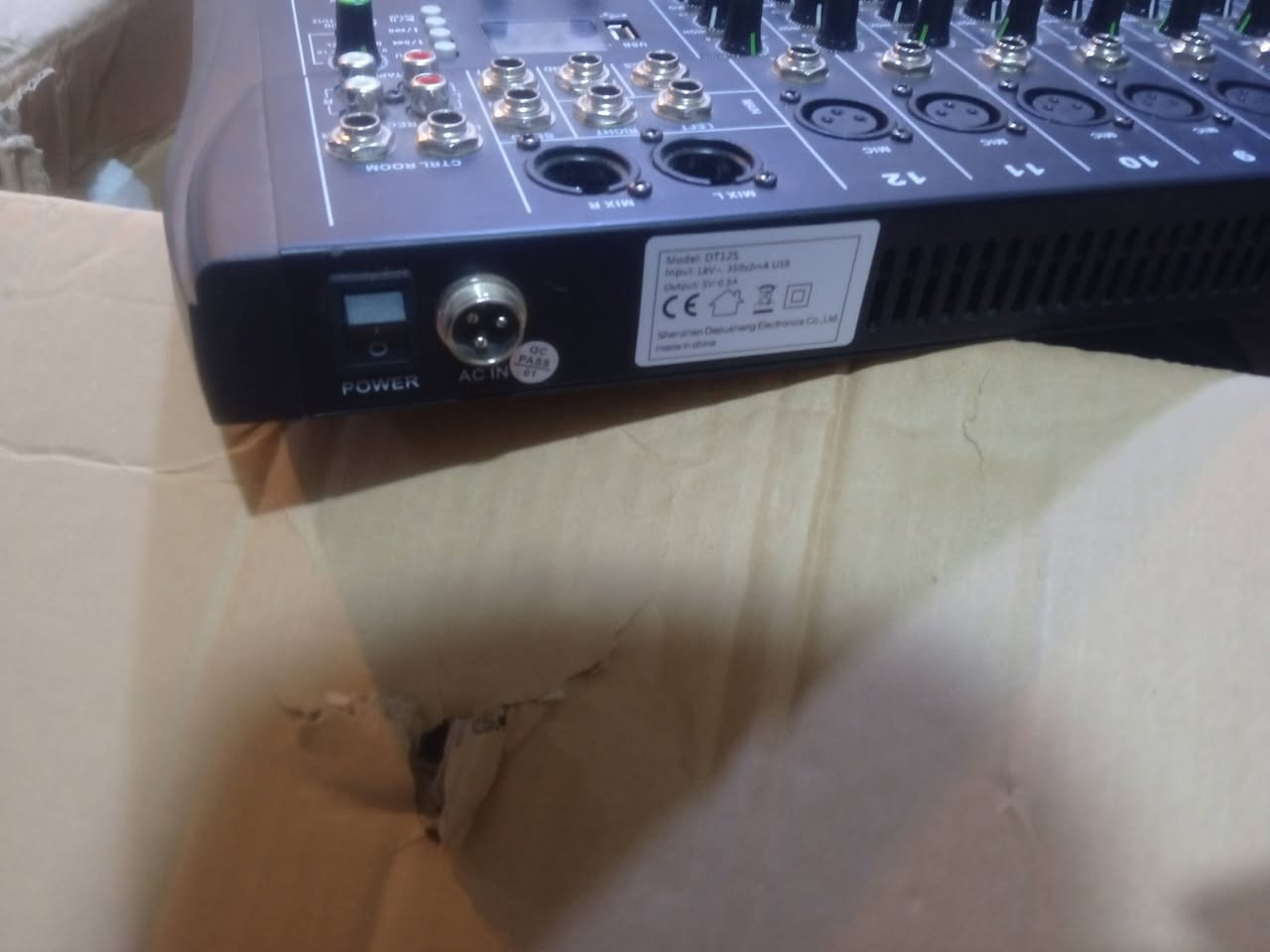 سلام عليكم اخوان هذه مكسر صوت امزون عليه مزاز وشكد ما يوصل ابيعه هذه رقم تواصل ***********
كروب عشيره السعد مركزالبصره 
 كروب وشراء الطابعات كروب امزون العراق كروب العراق الاحجار الكريمه كروب البصرة .1. RC
