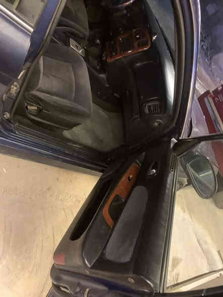 السلام عليكم سوناتا وفود موديل ٢٠٠٤ رقم بغداد  اللون حبري تخم تاير محرك وكير خير من الله تدفئه تبريد كله يشتغل صدر امامي خلفي جديد  سلايد داخل اسود داخل صاج محرك ٤ سلندر كهربائيات كله جديده وتشتغل  السعر ٦٣  ***********
