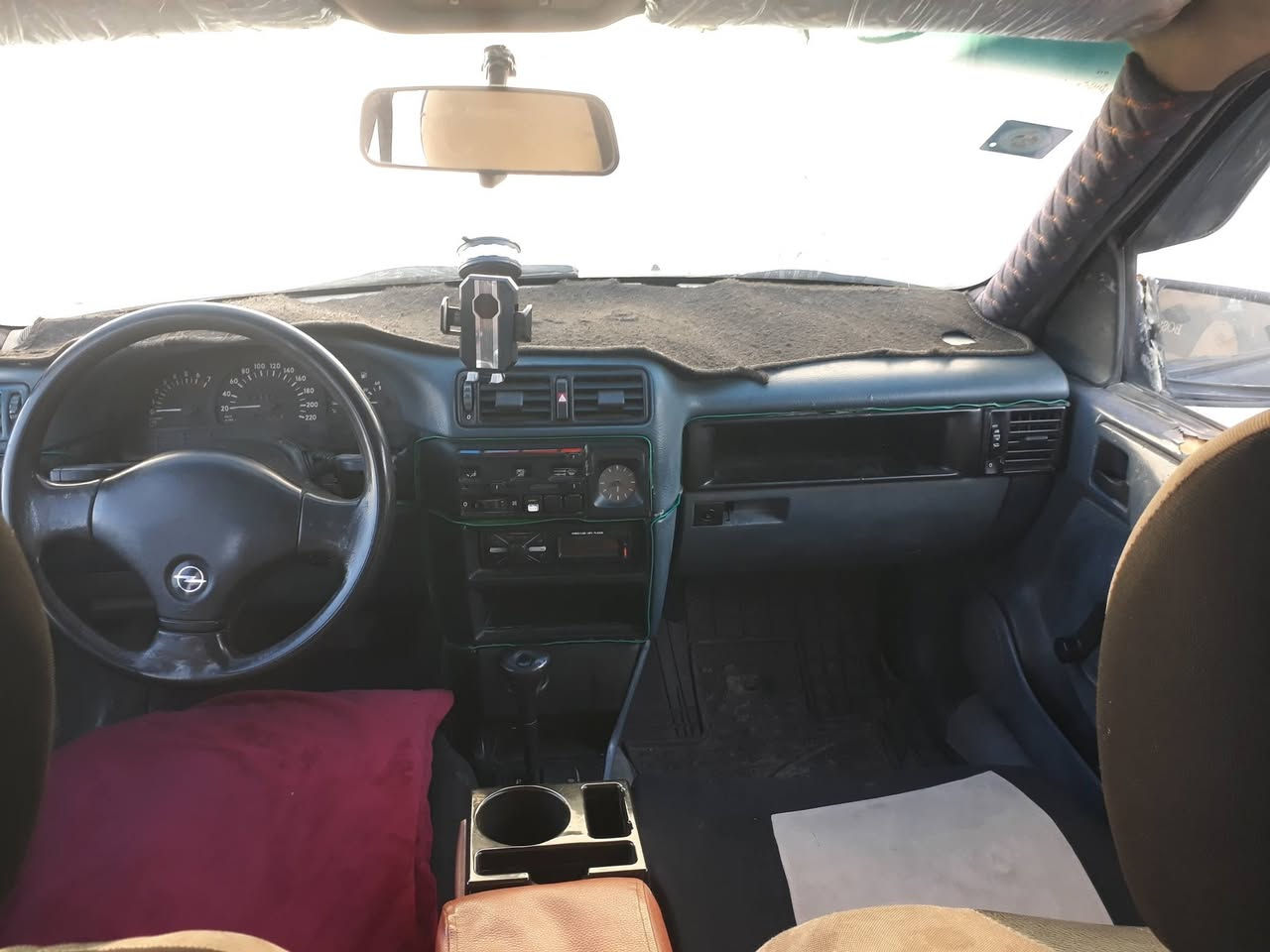 سلام عليكم فكتره موديل 89 محرك 20 كير اوتو سياره بلاديه رقم جديد سنويه 2030 سعر 30  بيها مجال العنوان النساف البعلوان ***********
