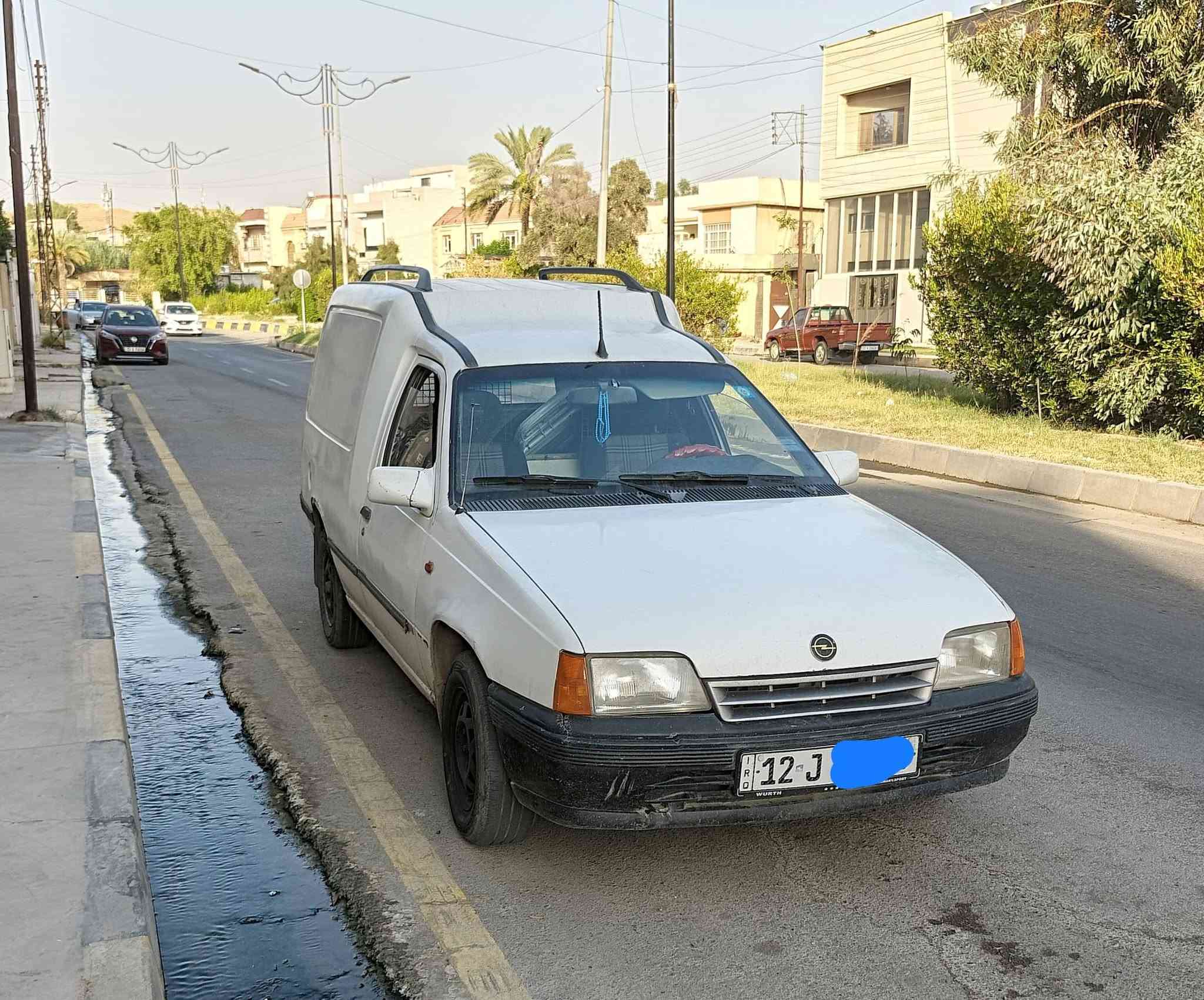 اوبل كاديت فان صندوقية، حجم 16،محرك كير شرط، 
رقم جديد، شرط التحويل، كابون بانزين بيها، سيارة جاهزة مالشغل، سعرها 27 وبي مجال *********** وتساب

